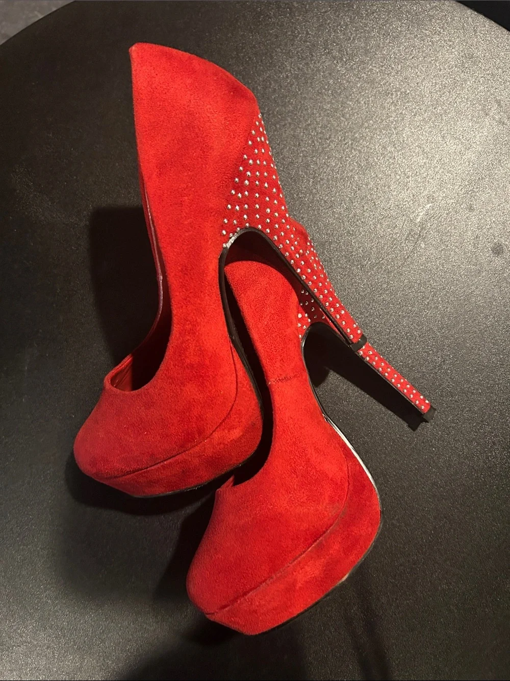 Red Suede Women's Pumps - Stylish Classic Heel